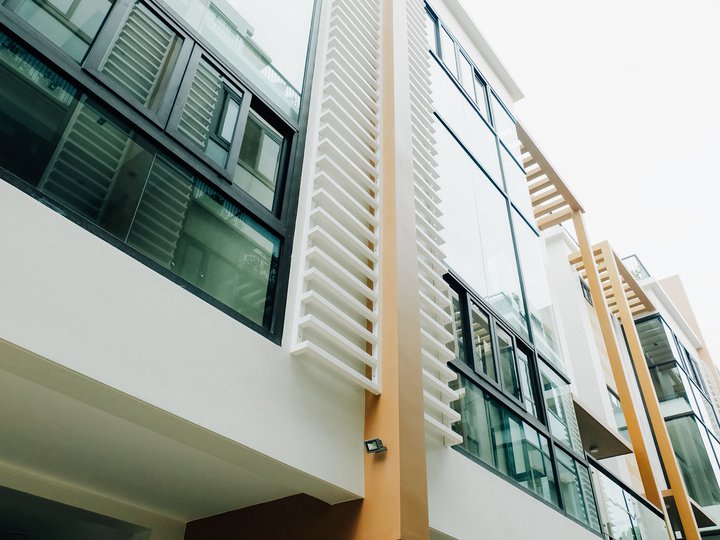 Luxury Spacious 4 Bedroom House and Lot for Sale in Cubao [House and